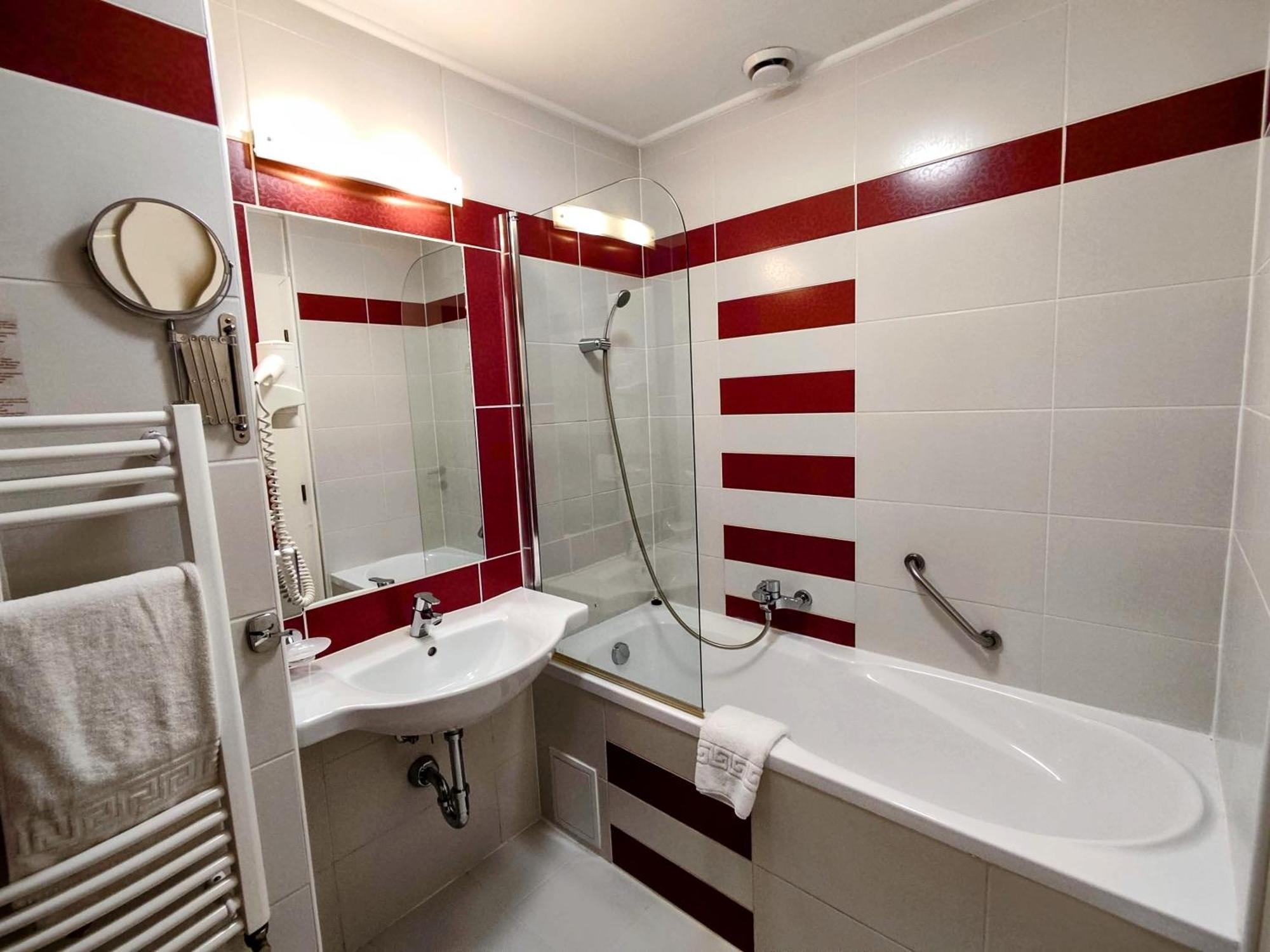 Calimbra Wellness Hotel Superior Miskolc Extérieur photo