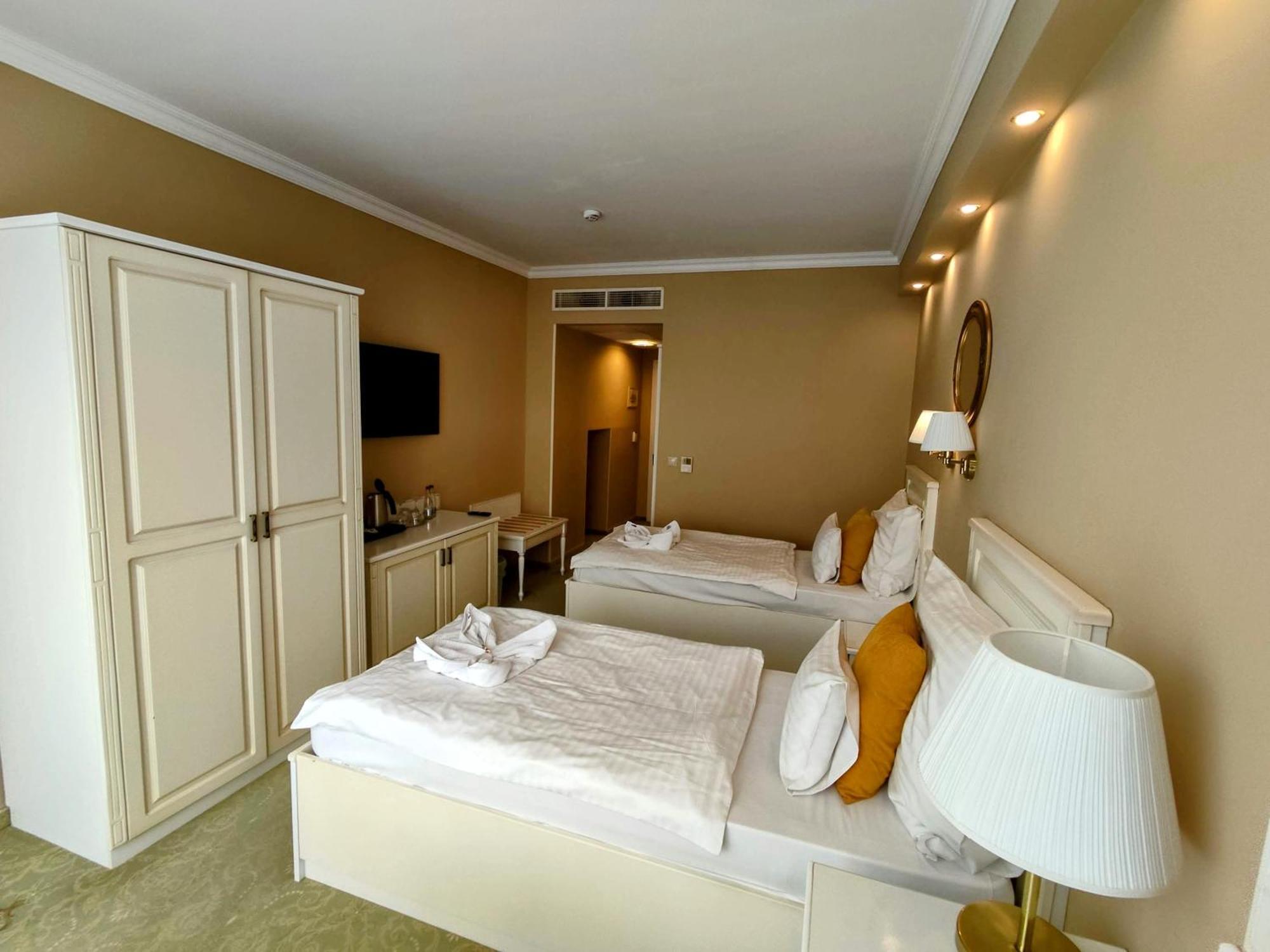 Calimbra Wellness Hotel Superior Miskolc Extérieur photo