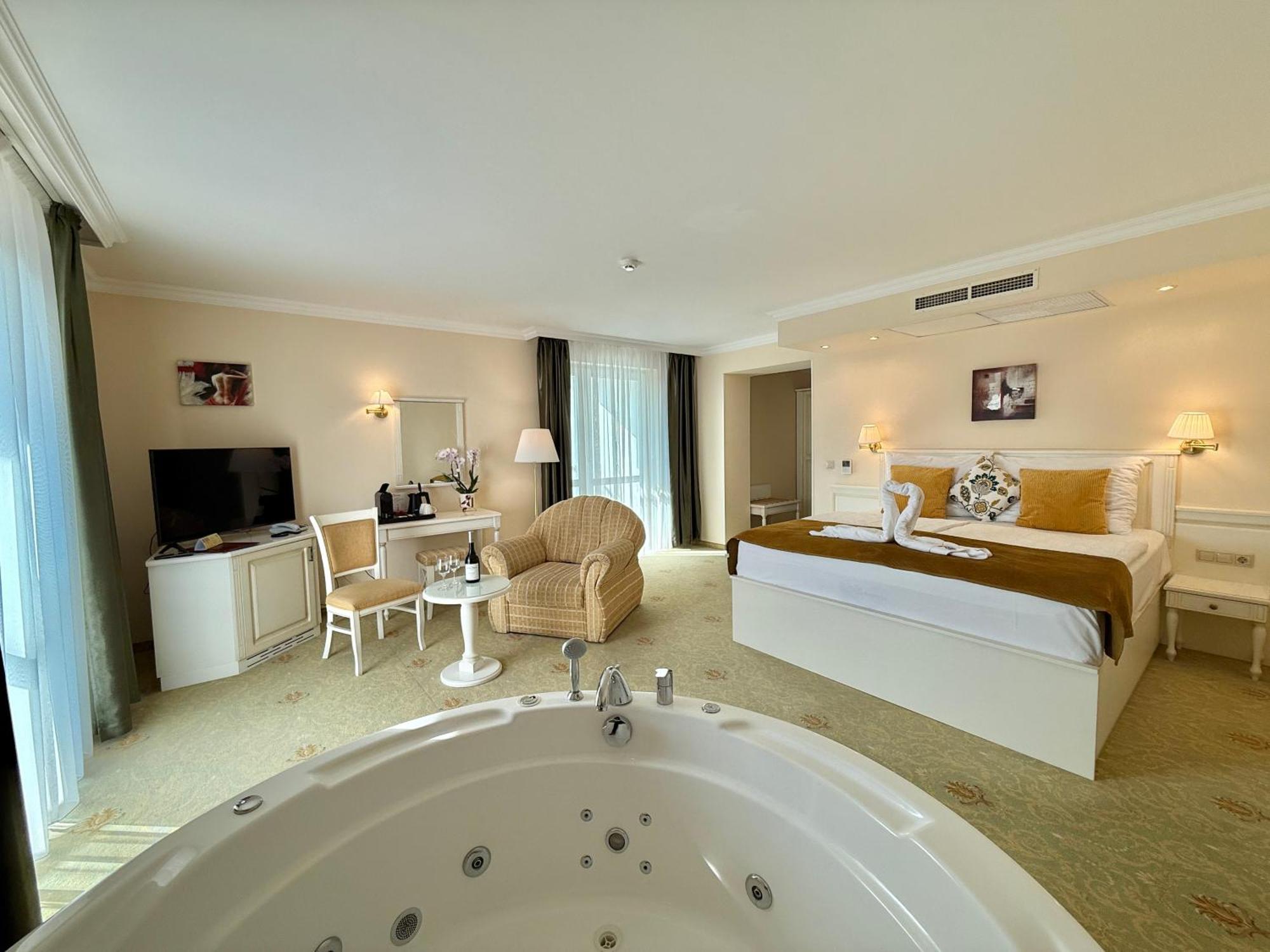 Calimbra Wellness Hotel Superior Miskolc Extérieur photo